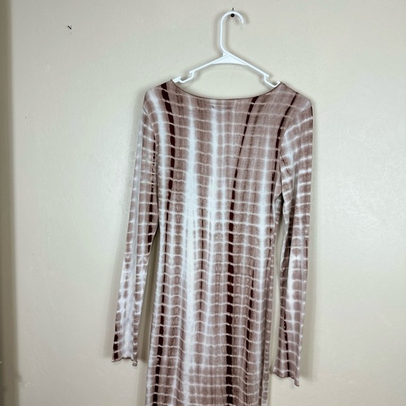 Princess Polly size 10 nwt long sleeve. P2p 17-1/2 length 36 - Picture 5 of 5